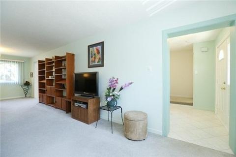 4 - 100 Sarah Lane, Townhouse with 3 bedrooms, 4 bathrooms and 1 parking in Oakville ON | Image 2
