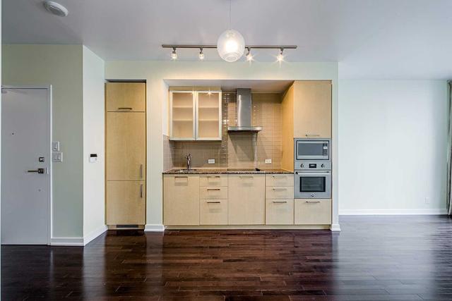 5211 - 12 York St, Condo with 1 bedrooms, 1 bathrooms and 1 parking in Toronto ON | Image 25