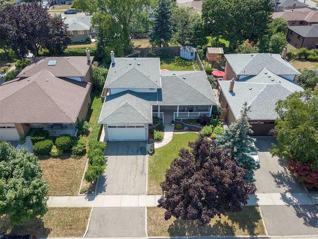 3636 Bluestream Cres, House detached with 4 bedrooms, 3 bathrooms and 4 parking in Mississauga ON | Image 11