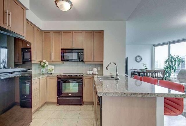 1620 - 25 Greenview Ave, Condo with 2 bedrooms, 2 bathrooms and 1 parking in Toronto ON | Image 3