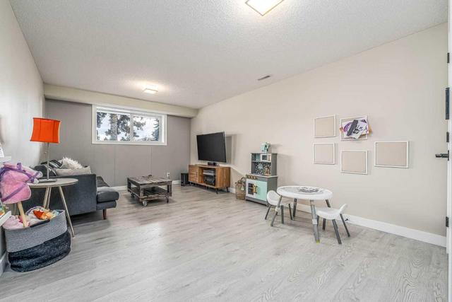 3768 36 Avenue Sw, Home with 4 bedrooms, 2 bathrooms and 2 parking in Calgary AB | Image 27