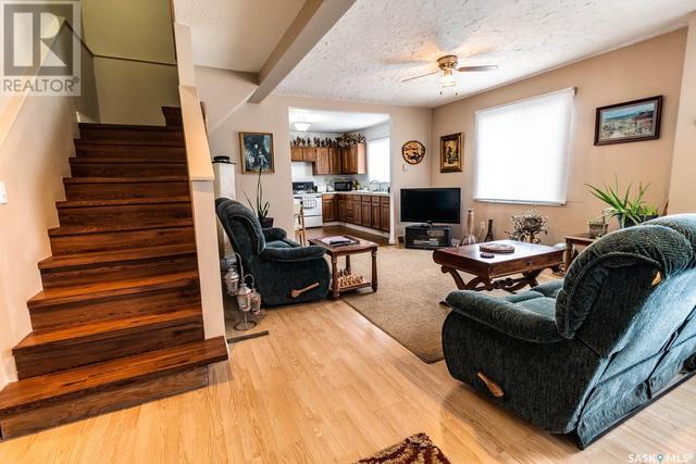 104 Drysdale Street, House detached with 4 bedrooms, 3 bathrooms and null parking in Rouleau SK | Image 3