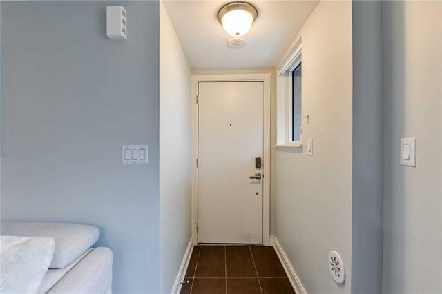 110 - 100 Dufay Rd, Townhouse with 2 bedrooms, 2 bathrooms and 1 parking in Brampton ON | Image 2