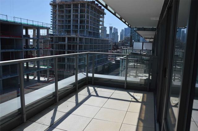 s604 - 455 Front St E, Condo with 1 bedrooms, 1 bathrooms and 1 parking in Toronto ON | Image 2