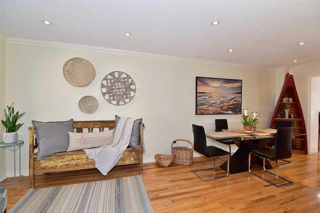 10 Nation Crt, House attached with 3 bedrooms, 3 bathrooms and 2 parking in Uxbridge ON | Image 2