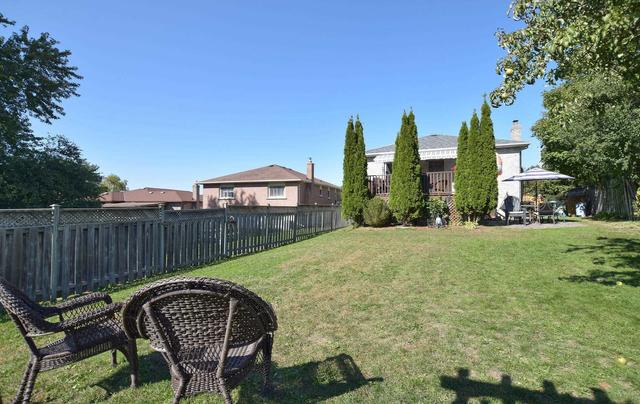 889 Mahina St, House detached with 3 bedrooms, 2 bathrooms and 3 parking in Oshawa ON | Image 35