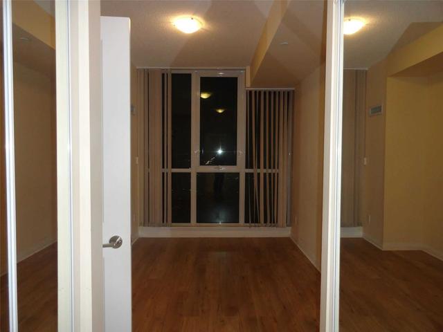 2006 - 75 Eglinton Ave W, Condo with 1 bedrooms, 1 bathrooms and 1 parking in Mississauga ON | Image 10