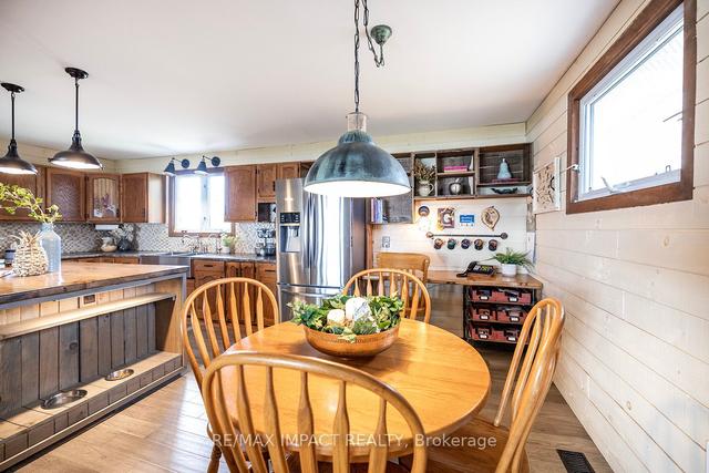 32 Totten Dr, House detached with 4 bedrooms, 2 bathrooms and 6 parking in Kawartha Lakes ON | Image 3