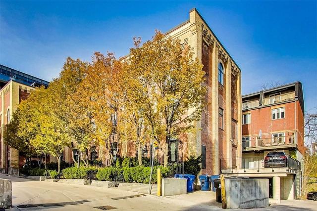 31 Old Brewery Lane, Townhouse with 3 bedrooms, 2 bathrooms and 1 parking in Toronto ON | Image 35