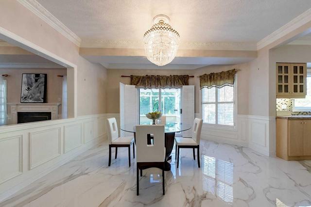 5403 Roanoke Crt, House detached with 6 bedrooms, 4 bathrooms and 12 parking in Mississauga ON | Image 5
