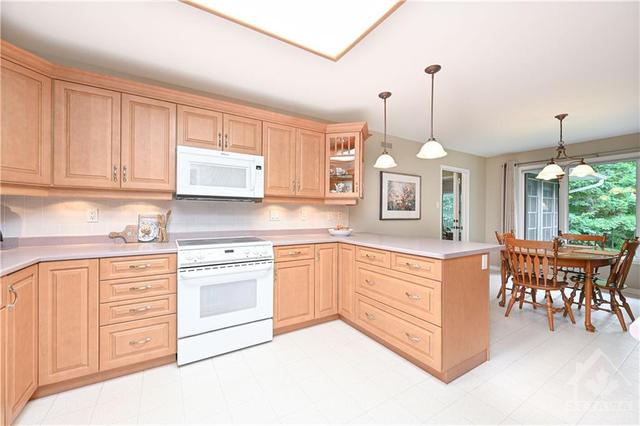 1 South Point Drive, House detached with 3 bedrooms, 2 bathrooms and 6 parking in Rideau Lakes ON | Image 10