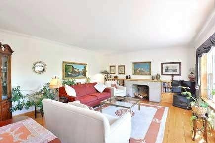 18 Brule Gdns, House detached with 4 bedrooms, 3 bathrooms and 2 parking in Toronto ON | Image 3