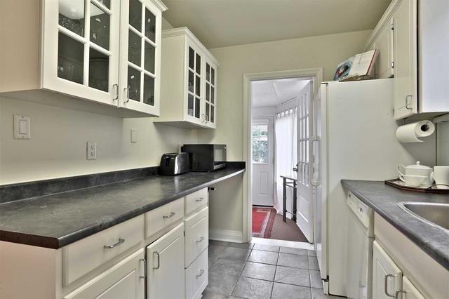 25 Rowley Ave, House semidetached with 3 bedrooms, 2 bathrooms and 2 parking in Toronto ON | Image 4