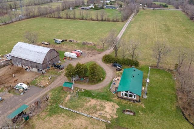 5888 Highway 35, House detached with 3 bedrooms, 1 bathrooms and 20 parking in Kawartha Lakes ON | Image 6