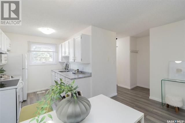 1303 - 145 Sandy Court, House attached with 3 bedrooms, 2 bathrooms and null parking in Saskatoon SK | Image 7