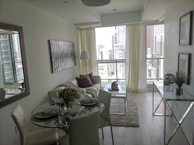 3209 - 290 Adelaide St, Condo with 1 bedrooms, 1 bathrooms and 0 parking in Toronto ON | Image 13