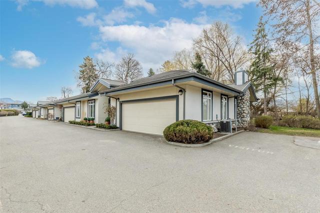 101 - 1986 Bowes Street, House attached with 3 bedrooms, 2 bathrooms and 2 parking in Kelowna BC | Image 31