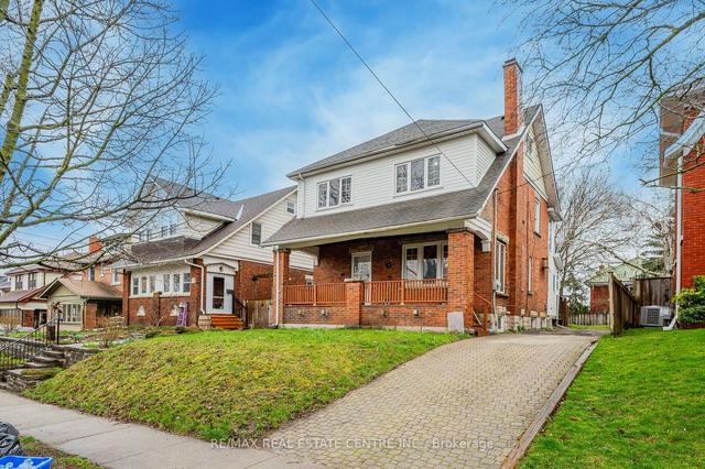 31 Louisa St, House detached with 5 bedrooms, 1 bathrooms and 3 parking in Kitchener ON | Image 12