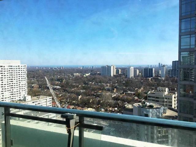 2703 - 2221 Yonge St, Condo with 2 bedrooms, 2 bathrooms and 1 parking in Toronto ON | Image 4