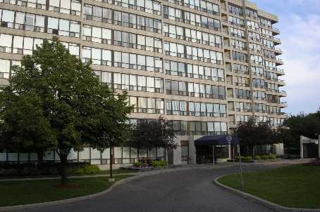 1105 - 10 Laurelcrest St, Condo with 2 bedrooms, 1 bathrooms and 2 parking in Brampton ON | Image 1
