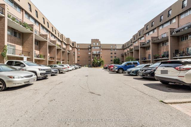 264 - 165 Cherokee Blvd, Townhouse with 4 bedrooms, 2 bathrooms and 1 parking in Toronto ON | Image 32