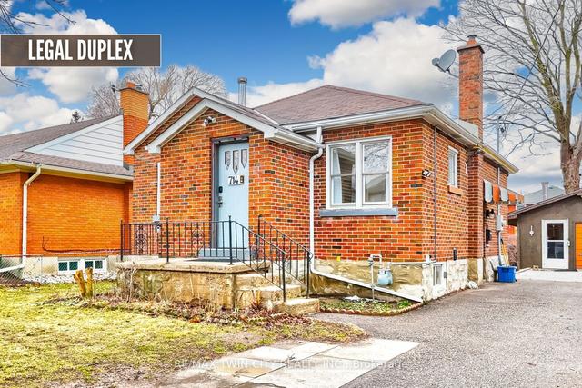 714 Frederick St, House detached with 2 bedrooms, 2 bathrooms and 4 parking in Kitchener ON | Image 1