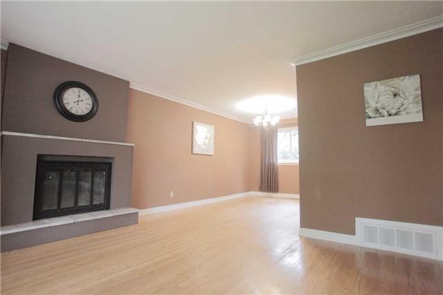 62 Fred Varley Dr, House detached with 4 bedrooms, 3 bathrooms and 5 parking in Markham ON | Image 4