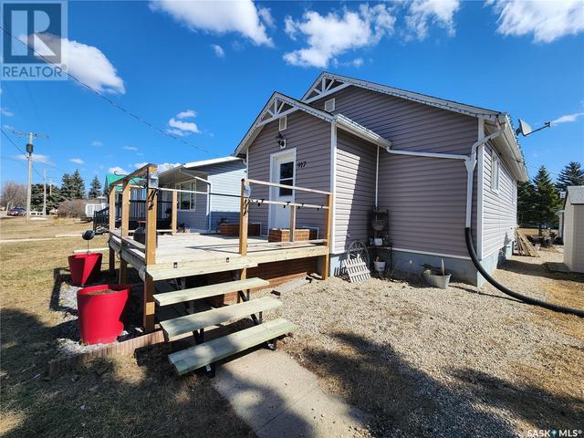 917 Qu'appelle Street, House detached with 1 bedrooms, 1 bathrooms and null parking in Grenfell SK | Image 2