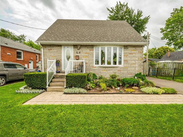 59 Hadrian Dr, House detached with 2 bedrooms, 2 bathrooms and 3 parking in Toronto ON | Image 1