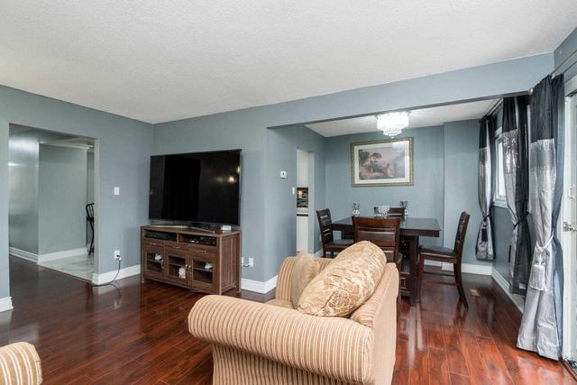 14 Greenwich Circ, Townhouse with 3 bedrooms, 3 bathrooms and 2 parking in Brampton ON | Image 4