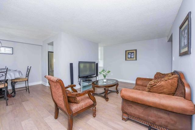 1109 - 5 Lisa St, Condo with 3 bedrooms, 2 bathrooms and 1 parking in Brampton ON | Image 8