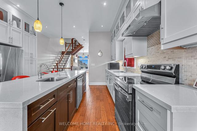 309 Kane Ave, House semidetached with 3 bedrooms, 4 bathrooms and 4 parking in Toronto ON | Image 4