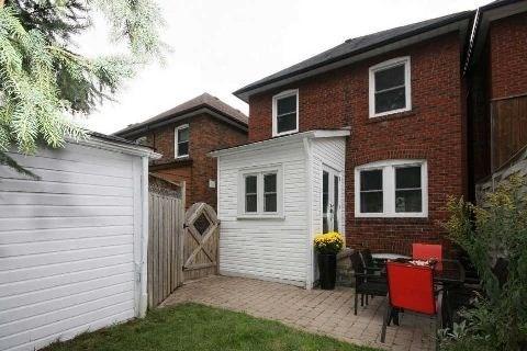 upper - 219 Greer Rd, House detached with 3 bedrooms, 1 bathrooms and 1 parking in Toronto ON | Image 4