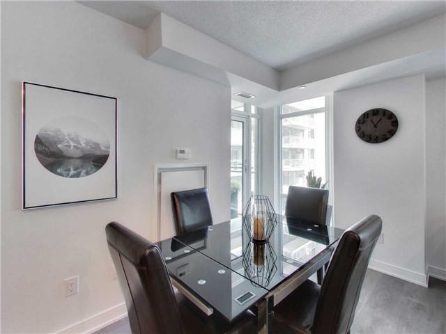 1003 - 525 Adelaide St W, Condo with 2 bedrooms, 2 bathrooms and 1 parking in Toronto ON | Image 6
