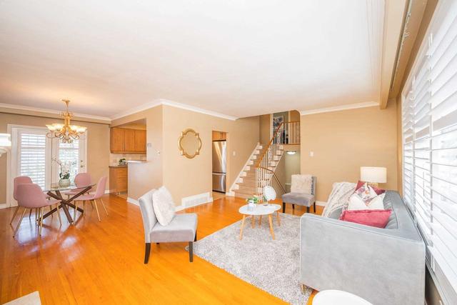 525 Swann Dr, House detached with 3 bedrooms, 2 bathrooms and 3 parking in Oakville ON | Image 5