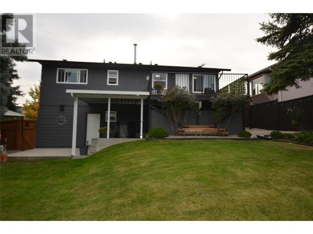 3407 Okanagan Avenue, House detached with 3 bedrooms, 2 bathrooms and 1 parking in Vernon BC | Image 3
