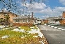 596 Burnhamthorpe Rd, House detached with 3 bedrooms, 2 bathrooms and 4 parking in Toronto ON | Image 17