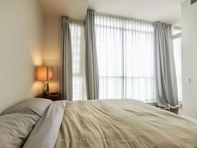 1004 - 30 Canterbury Pl, Condo with 2 bedrooms, 2 bathrooms and 1 parking in Toronto ON | Image 10
