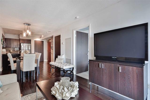 1706 - 2181 Yonge St, Condo with 1 bedrooms, 1 bathrooms and 1 parking in Toronto ON | Image 2