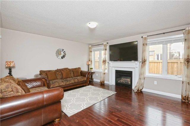 35 Miracle Tr, House detached with 4 bedrooms, 3 bathrooms and 2 parking in Brampton ON | Image 11