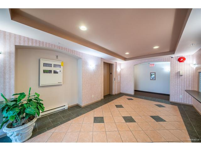 231 - 27358 32 Avenue, Condo with 3 bedrooms, 2 bathrooms and 1 parking in Langley BC | Image 32