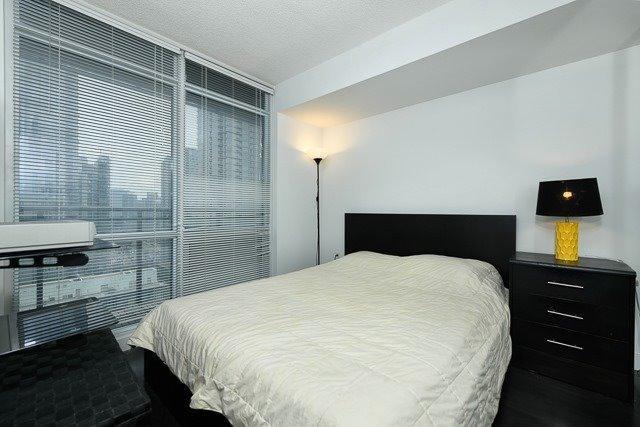 2307 - 15 Fort York Blvd, Condo with 1 bedrooms, 1 bathrooms and 1 parking in Toronto ON | Image 11