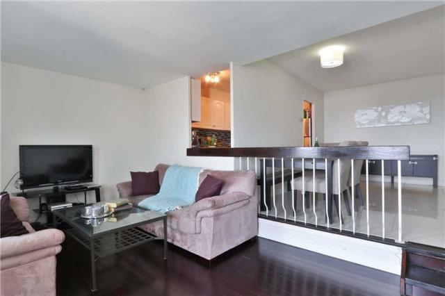 1001 - 1 Four Winds Dr, Condo with 2 bedrooms, 1 bathrooms and 1 parking in Toronto ON | Image 6