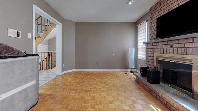 64 Cinrickbar Dr, House detached with 3 bedrooms, 4 bathrooms and 6 parking in Toronto ON | Image 37