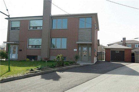 25 Brigham Crt, House semidetached with 3 bedrooms, 4 bathrooms and 4 parking in Toronto ON | Image 2