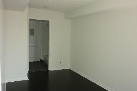 1001 - 11 St Joseph St, Condo with 1 bedrooms, 1 bathrooms and null parking in Toronto ON | Image 5