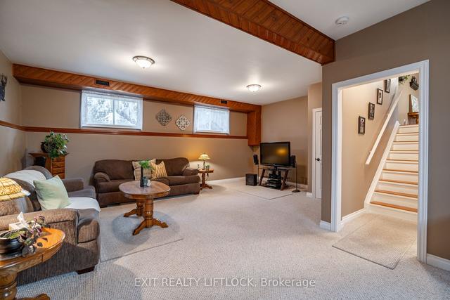 219 Corbett Dr, House detached with 3 bedrooms, 2 bathrooms and 5 parking in Kawartha Lakes ON | Image 5