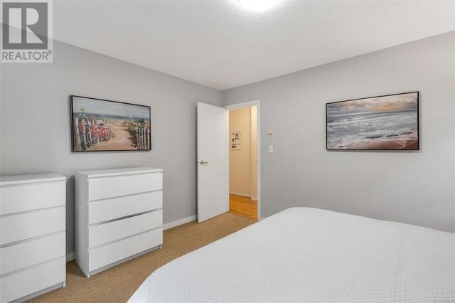 3104 Austin Ave, House detached with 3 bedrooms, 2 bathrooms and 4 parking in Saanich BC | Image 33