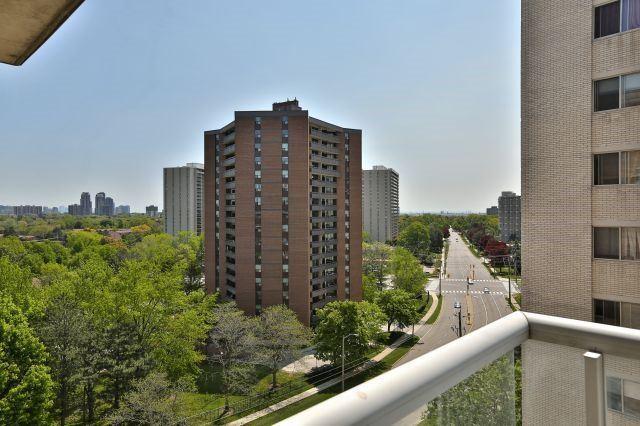 Lph4 - 350 Mill Rd, Condo with 2 bedrooms, 2 bathrooms and 1 parking in Toronto ON | Image 3
