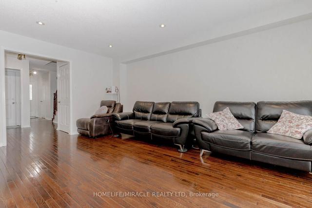 16 Cortez Crt W, House detached with 3 bedrooms, 4 bathrooms and 3.5 parking in Brampton ON | Image 39
